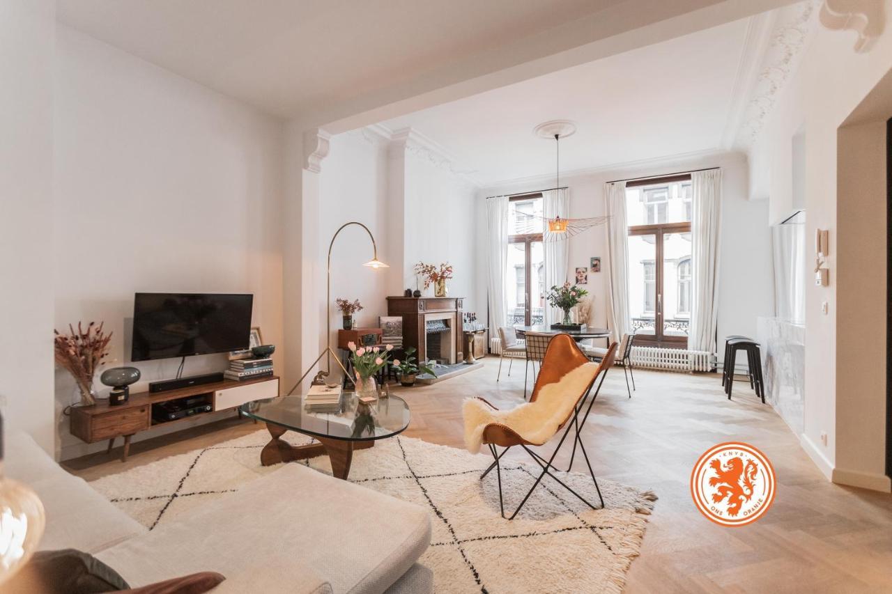 Traditional Chic, High Ceilings' Apt Aircos And Garage Antwerpen Bagian luar foto